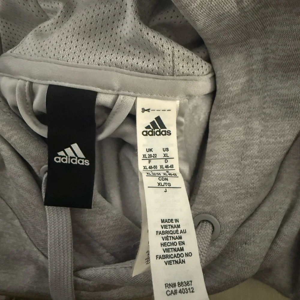 ADIDAS men's grey sweater size XL